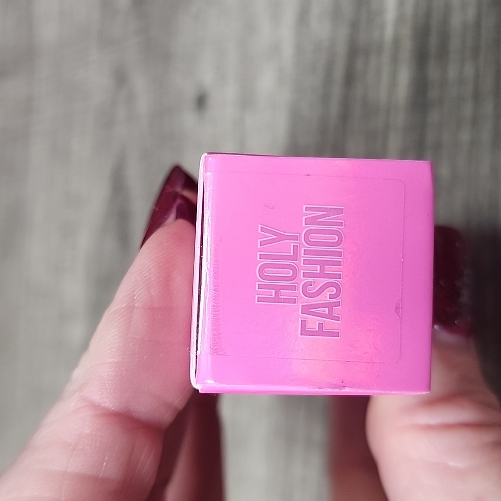 Jeffree Star Velvet Trap Holy Fashion